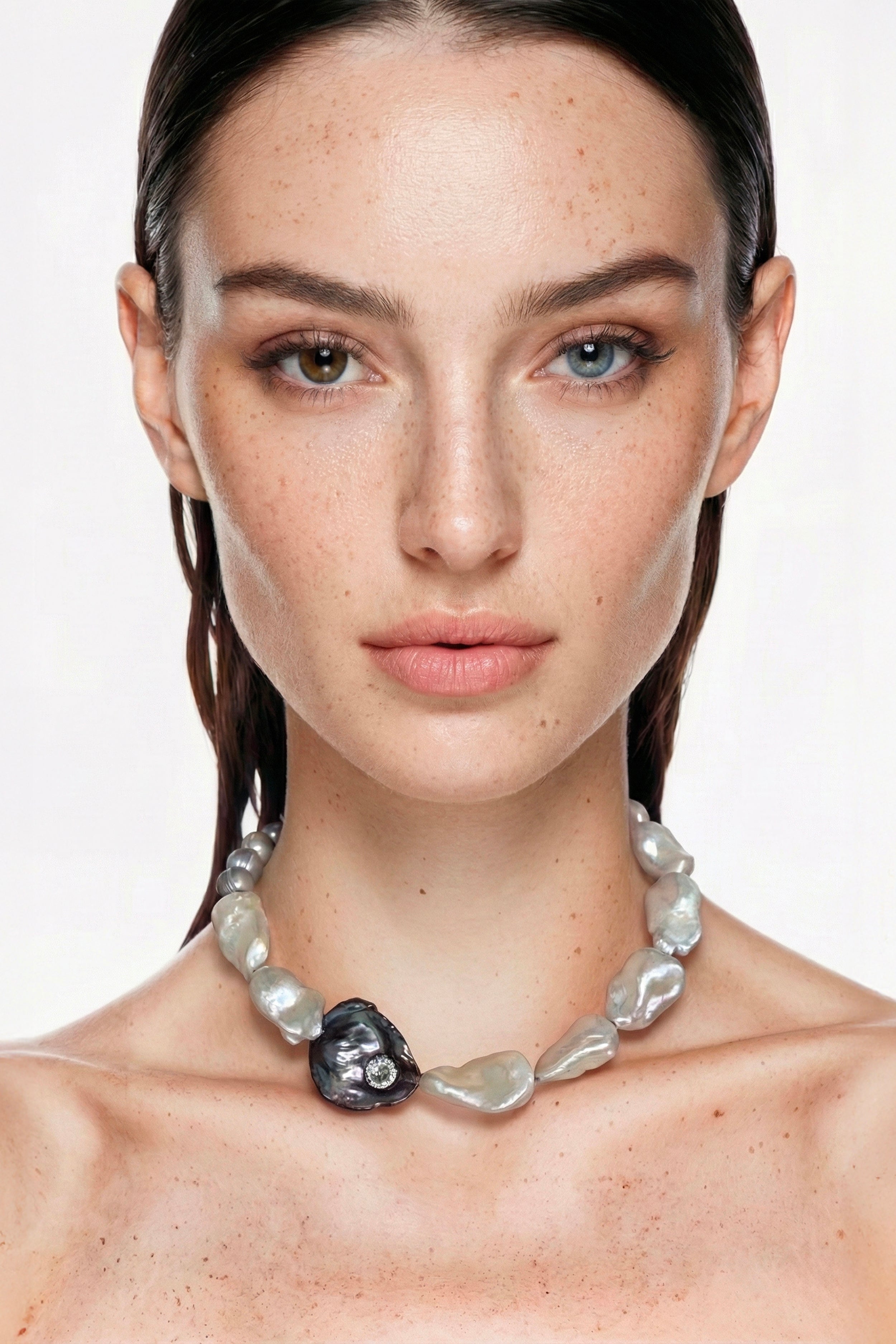 White Baroque Keshi Black Pearl Choker with Cristal