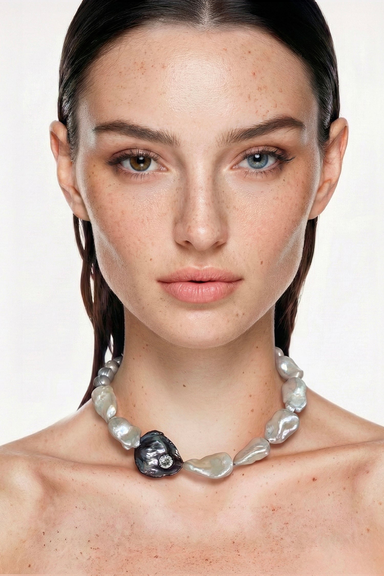 White Baroque Keshi Black Pearl Choker with Cristal